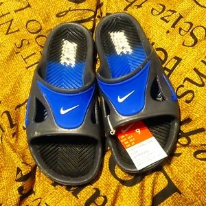 Nike first string camp slides
